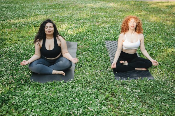 Bobs personnalisés imprimés par milliers : l'accessoire tendance pour vos événements et marques