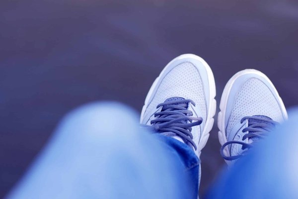 Quel style de maillot de bain triangulaire est adapté pour les activités nautiques intenses?