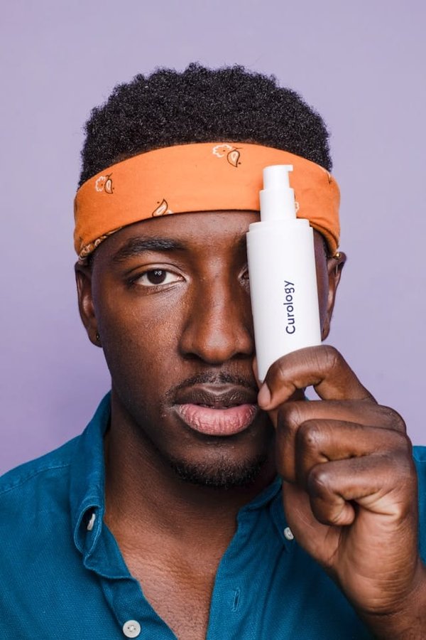 Comment choisir et appliquer une base matifiante pour peau grasse?